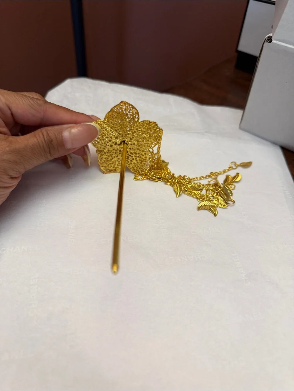 Gold Filigree Flower Tassel Brooch - Elegant Women's Jewelry